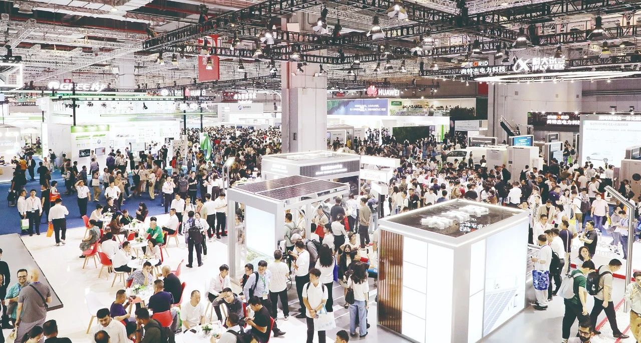 Craftsmanship builds dreams, forge ahead - 2024 SNEC Shanghai Photovoltaic Exhibition closes perfectly!